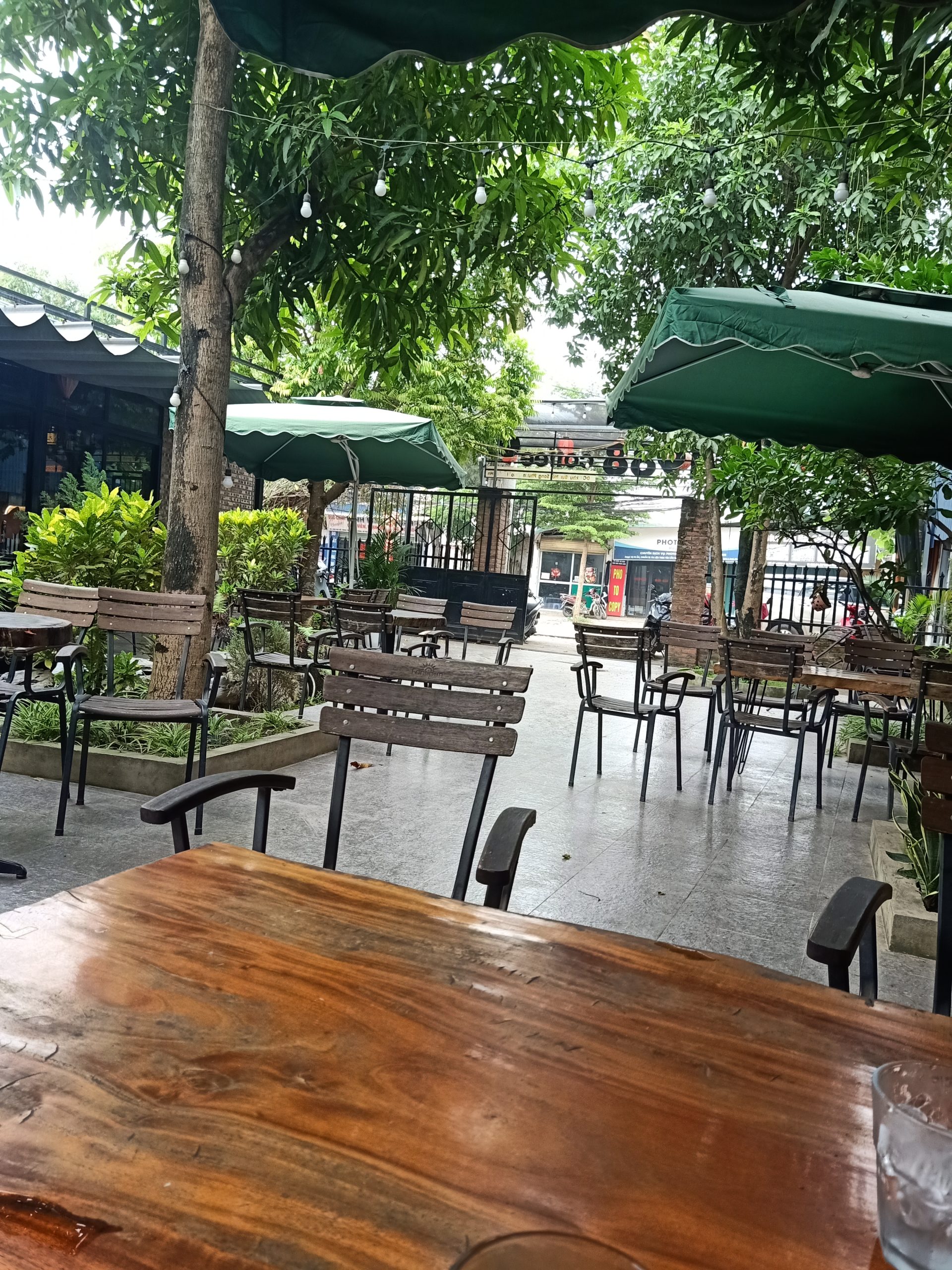 LÀM SAO ĐỂ CÓ LÃI VÀ TỒN TẠI?